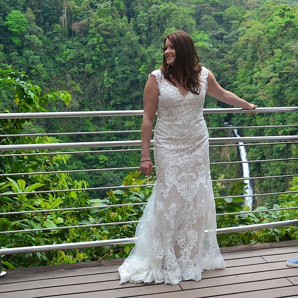 Essence of Australia wedding dress D2320 - Picture 2 of 5